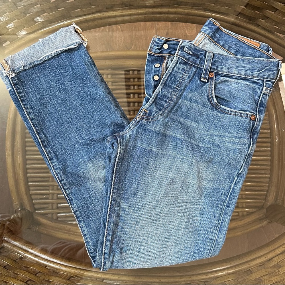 Levi 501 Mid Rise Medium Wash Jeans